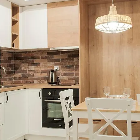 Brown Sugar | Free Garage | 2 Separate *