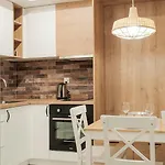 Brown Sugar | Free Garage | 2 Separate *